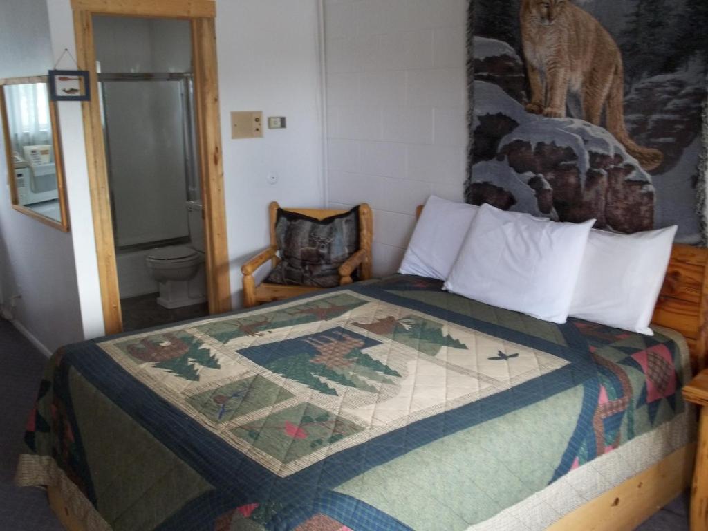 Budget Host Elk Antler Inn Термополис Стая снимка